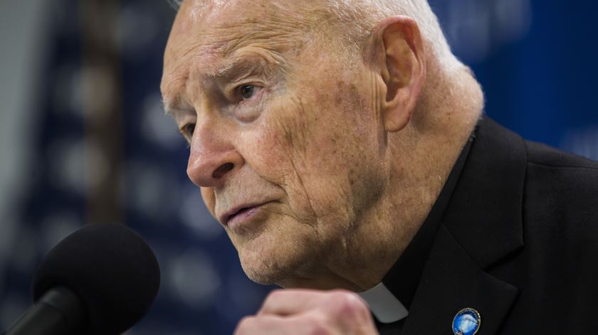 Antigo cardeal norte-americano Theodore McCarrick, cujo caso espoletou mais uma crise na Igreja americana. Foto: Jim Lo Scalzo/EPA