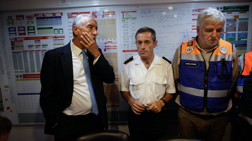 Marcelo Rebelo de Sousa chegou ao local do incêndio cerca das 00:40