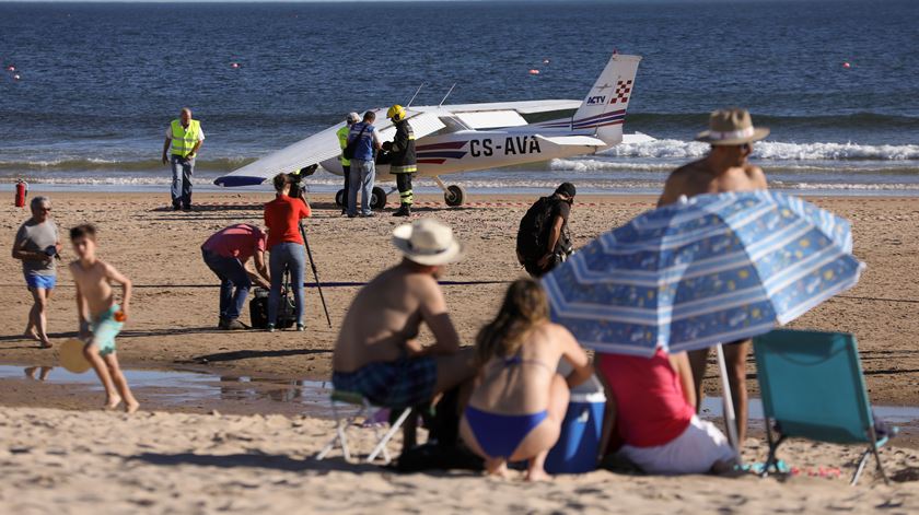 Alegações finais do caso do piloto-instrutor que aterrou na praia de São João da Caparica