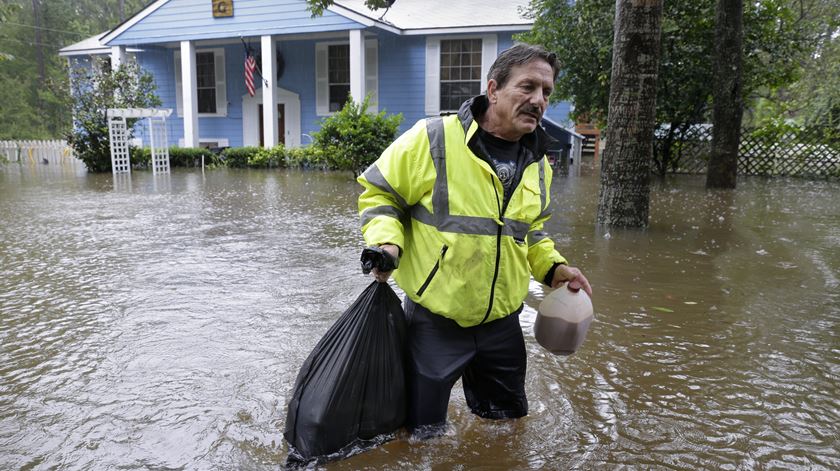 Furacão deixa 30 mil pessoas desalojadas no Texas. Foto: Michael Wyke/EPA