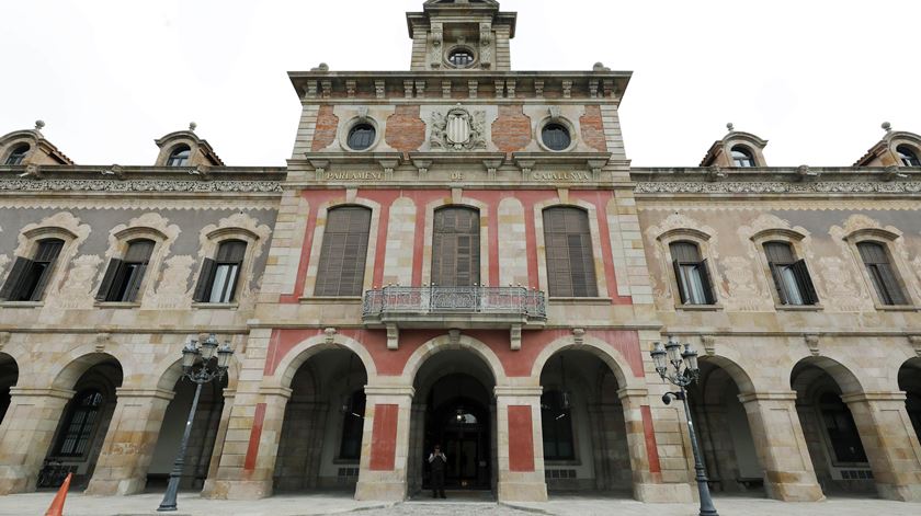 Parlamento em Barcelona. Foto: Andreu Dalmau/ EPA