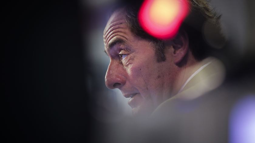 “A democracia está transformada numa gritaria”, diz Paulo Portas