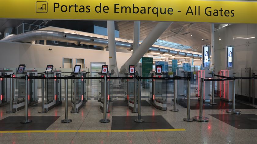 Aeroporto do Porto sem voos por causa das obras na pista. Foto: Rafael Pinto/RR