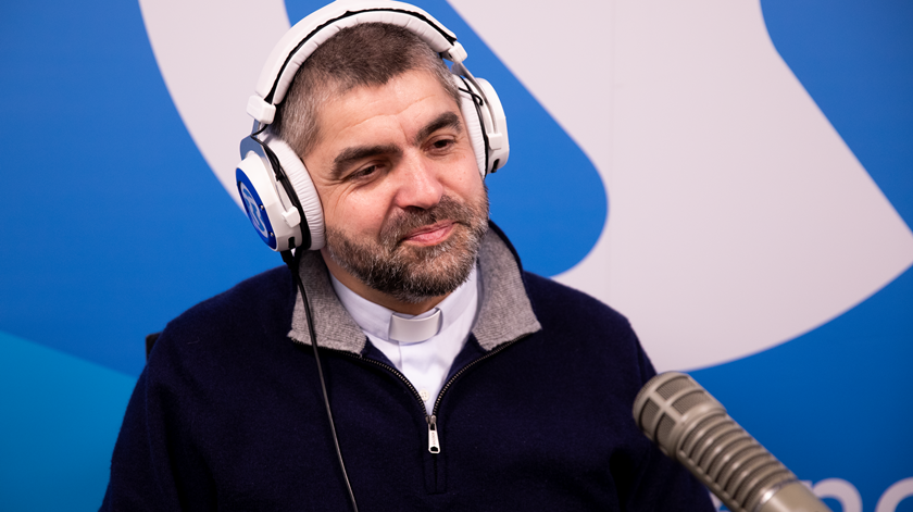 "SNS não está dimensionado para a procura que tem"