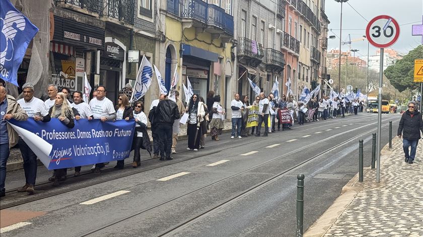 Fenprof exige (de novo) negociar carreira docente