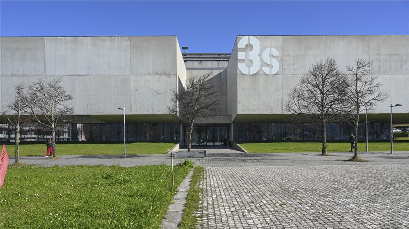 Abordagem preventiva da doença de Crohn em ensaio clínico