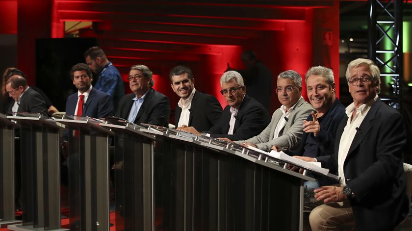 O último debate a propósito das eleições legislativas deste domingo juntou 15 partidos sem representação parlamentar, na Faculdade de Medicina Dentária de Lisboa. Foto: Manuel de Almeida/Lusa