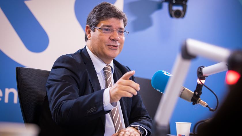 Brilhante Dias vê Governo “desorientado” e tem PS “preparado” para apresentar mais medidas antitemporal