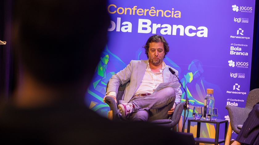 “A FIFA e o seu presidente têm um poder tão grande que os Estados não se atrevem a contrariá-los”