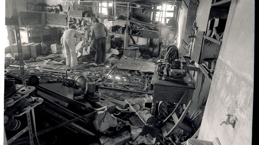 Bombardeamento dos emissores da Renascença, a 7 de novembro de 1975. Foto: Eduardo Gageiro/ANTT