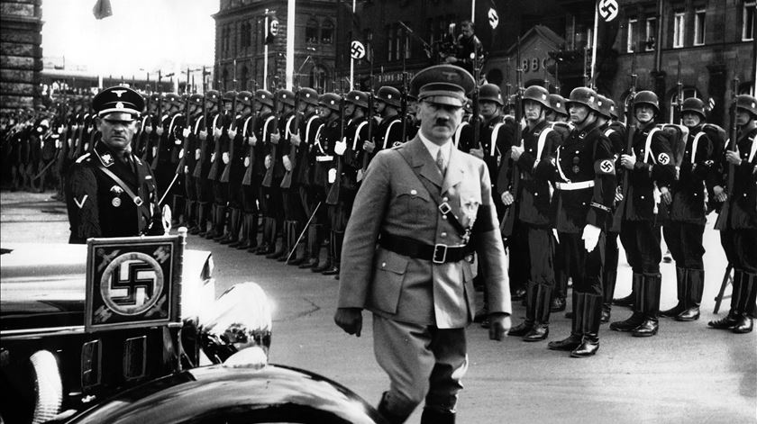 Hitler sofria de doença rara que afetava desenvolvimento dos órgãos sexuais