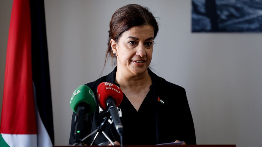 "Este é um momento pelo qual esperámos muito tempo". Embaixadora da Palestina defende foco nas vítimas e na solução de dois estados