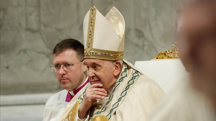 Papa diz-se escandalizado por filhos não visitarem pais em lares