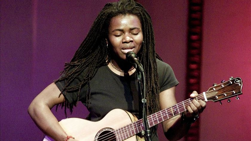 "Fast Car", de Tracy Chapman, vence prémio de melhor canção 35 anos depois "Fast Car", de Tracy Chapman, vence prémio de melhor canção 35 anos depois