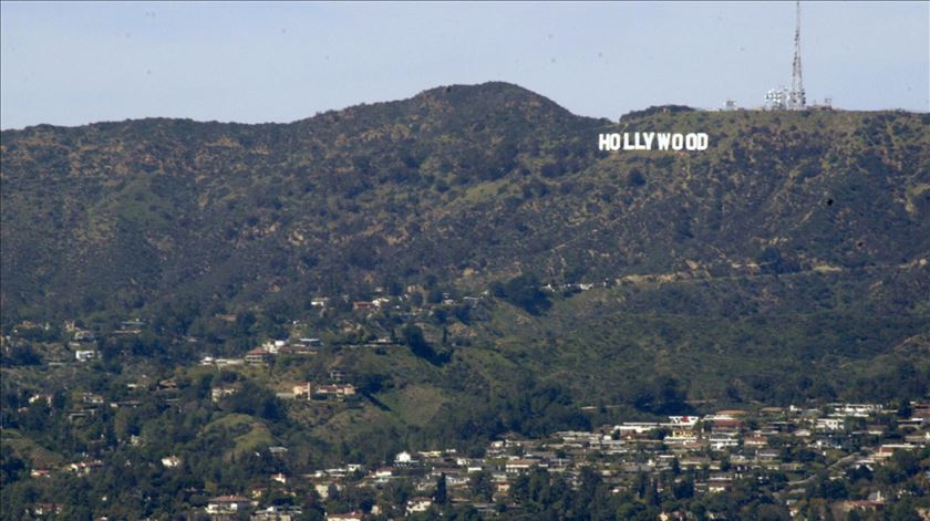 EUA. Guionistas de televisão e cinema autorizam greve por melhores salários