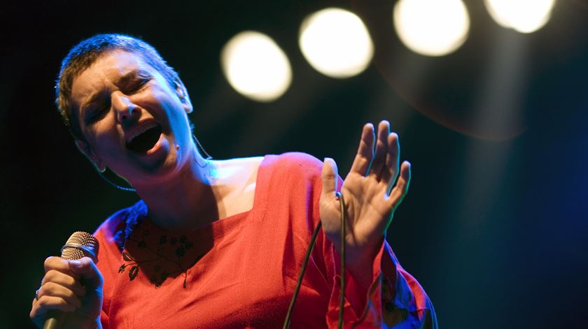 Sinead O'Connor encontrada morta em casa sem suspeita de crime