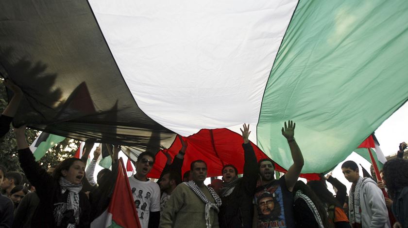 Manifestação em Sakhnin no ano de 2000 contra a descrimição contra árabes-israelitas. Foto: REUTERS/Ammar Awad