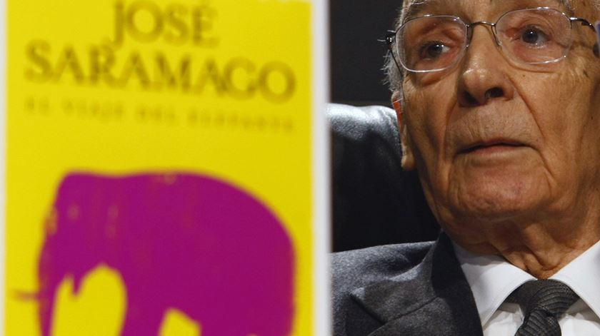 Escritores e docentes escrevem carta aberta para Saramago ser obrigatório no 12º ano