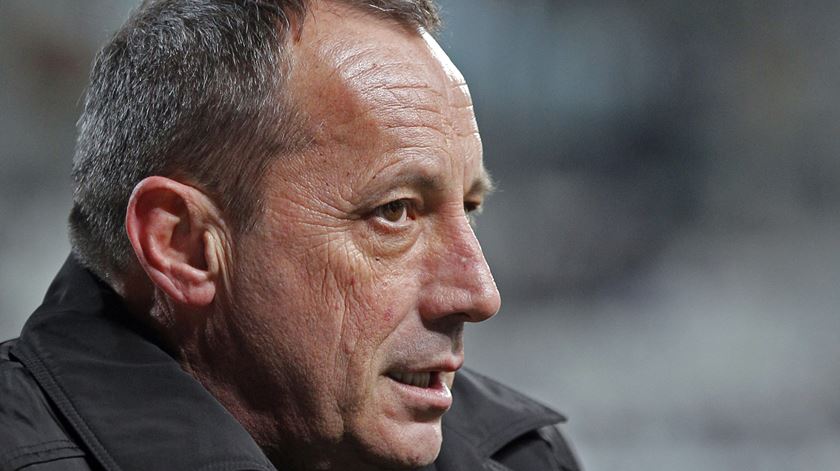 Antigo presidente do Ajaccio e líder de movimento independentista morto a tiro no funeral da mãe