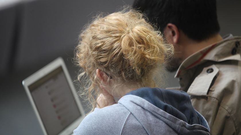 Psicólogos pedem auditorias e validação científica das ferramentas de IA após suicídio de jovem