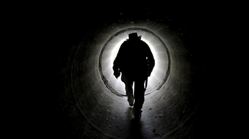 “Nunca o vi”. Idoso encontrado morto em casa três anos após o falecimento