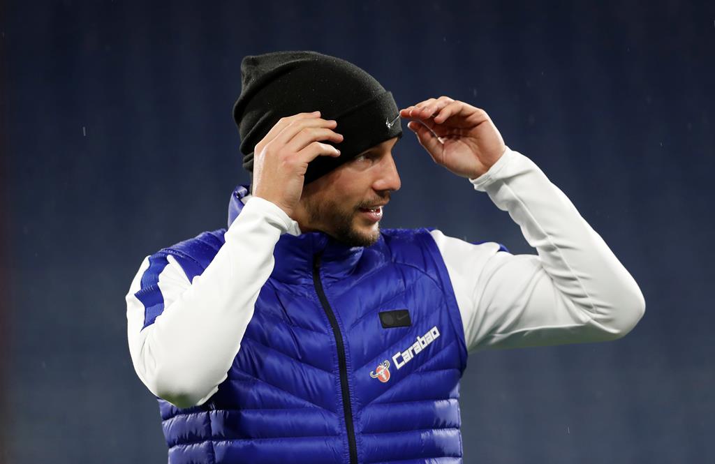 Pouco corre bem a Drinkwater desde que chegou ao Chelsea. Foto: Lee Smith/Reuters Pouco corre bem a Drinkwater desde que chegou ao Chelsea. Foto: Lee Smith/Reuters