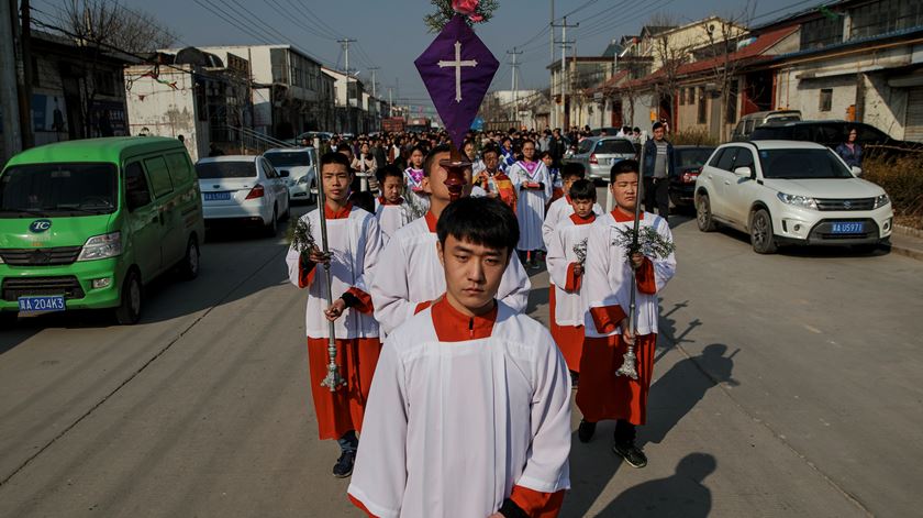 Há cada vez mais interesse pelo cristianismo na China. Foto: Damir Sagolj/Reuters