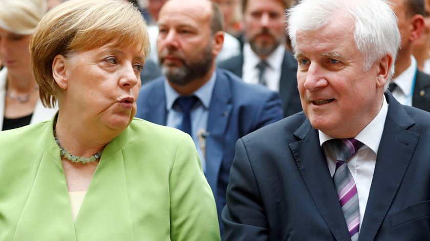 Angela Merkel e Horst Seehofer. Foto: Hannibal Hanschke/Reuters