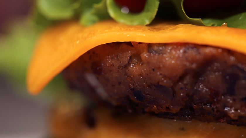 Tribunal suíço proíbe designações como "frango vegetariano" ou "carne de porco vegan"