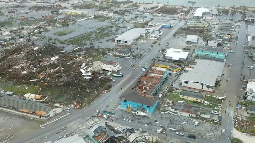 Vista aérea dos estragos nas Bahamas Foto: Reuters