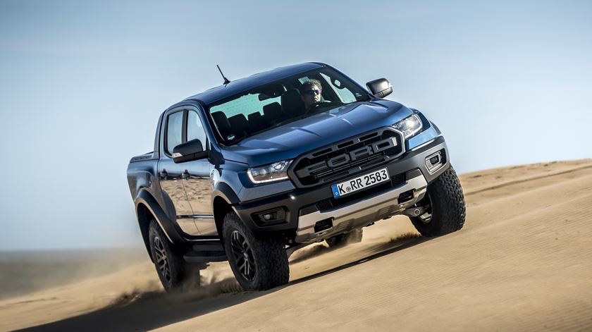 2019_FORD_RANGER_RAPTOR_PERFORMANCE_BLUE_157
