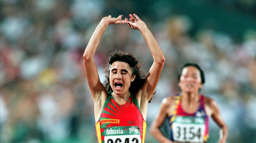 "Percebi pelo ecrã que a atleta chinesa estava a sofrer": foi assim que Fernanda Ribeiro conquistou o ouro em 1996