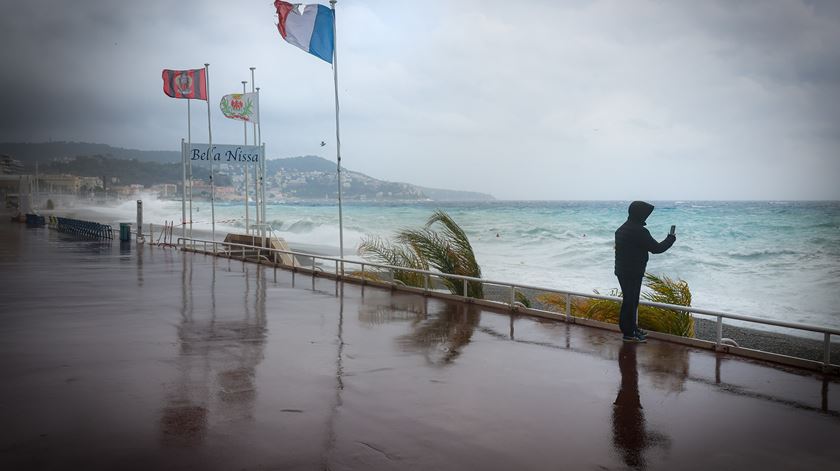 Enchentes no sul de França. Foto: Hans Lucas/Reuters