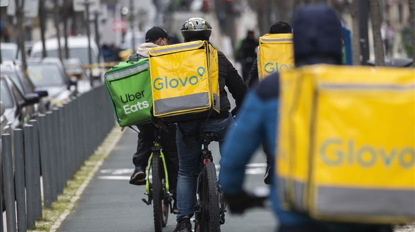 Faziam encomendas fictícias para roubar estafetas em Oeiras