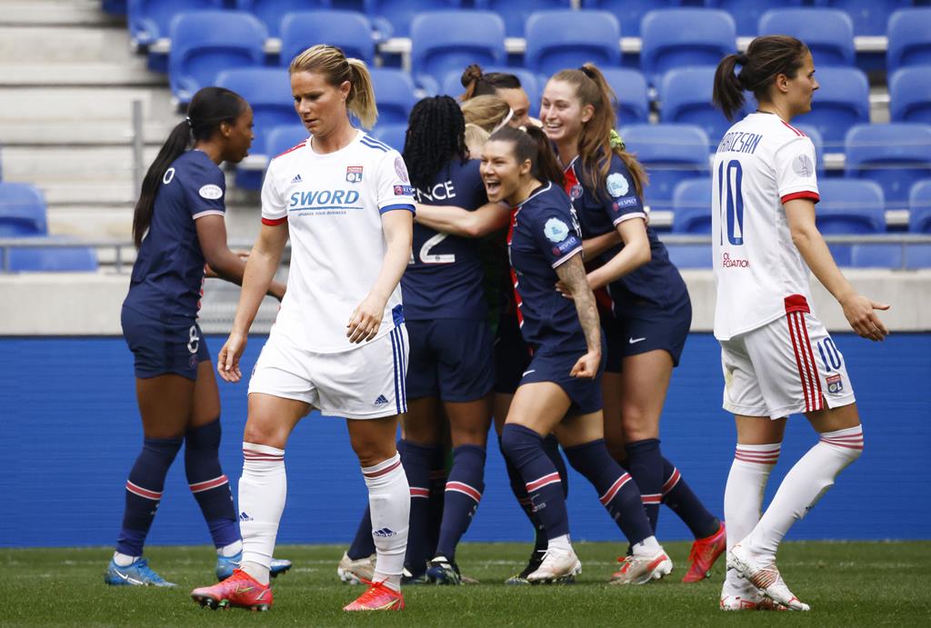 PSG feliz, Lyon desiludido. Foto: Stephane Mahe/Reuters PSG feliz, Lyon desiludido. Foto: Stephane Mahe/Reuters