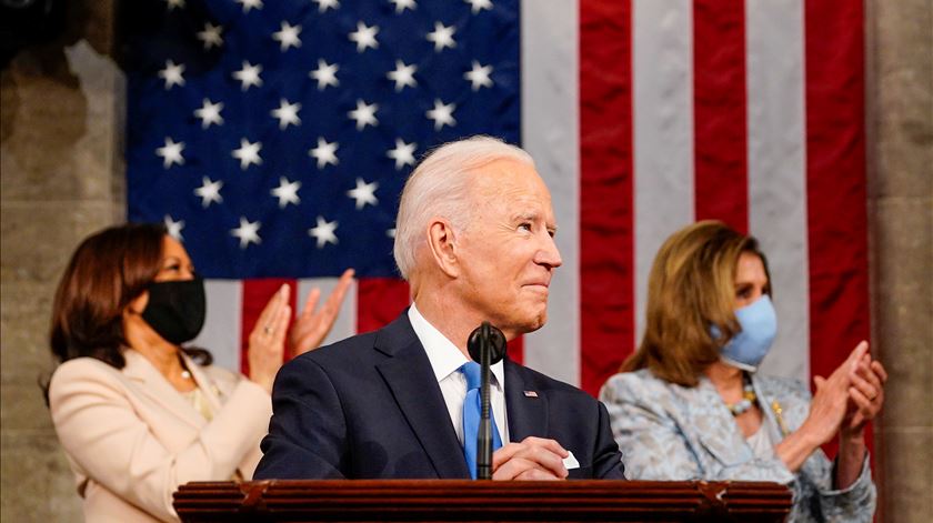 100 dias da administração Biden. "Os Estados Unidos estão prontos para a descolagem"