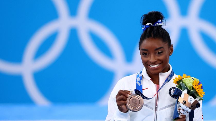 Tóquio 2020. Simone Biles regressa à competição com medalha de bronze
