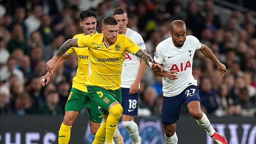 Antunes frente ao Tottenham, esta época, para a Conference League. Foto: Adam Davy/Reuters Antunes frente ao Tottenham, esta época, para a Conference League. Foto: Adam Davy/Reuters