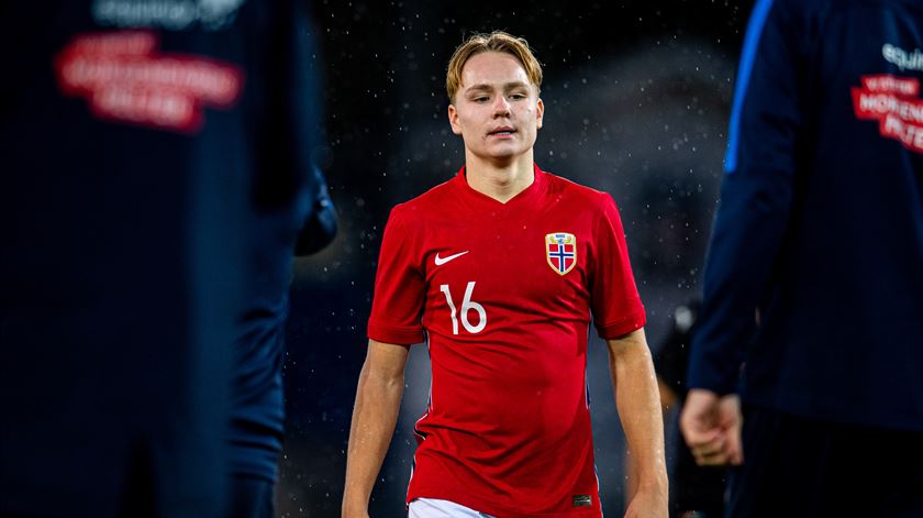 Benfica fecha contratação de Andreas Schjelderup