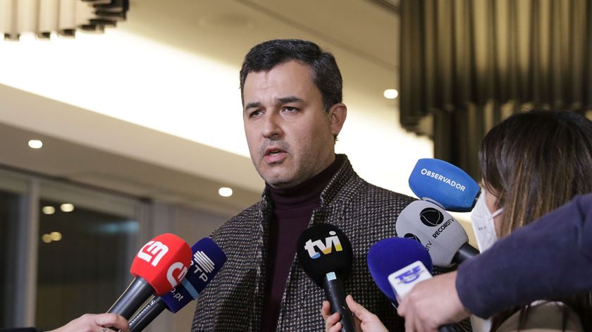 PAN. Antigo líder critica direção e diz-se disponível para voltar