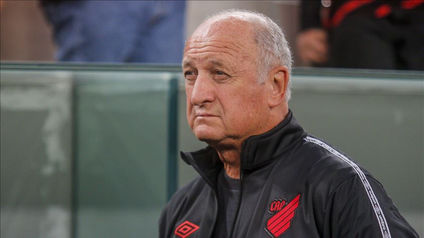 Scolari estreia-se pelo Athletico Paranaense com vitória