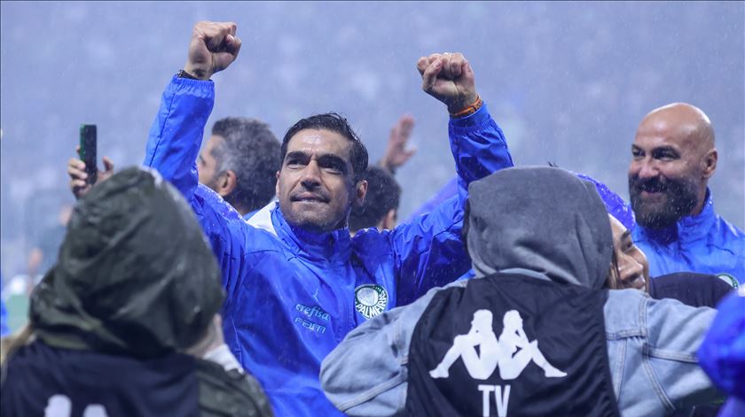 Abel vence e tira, à condição, a liderança a Luís Castro