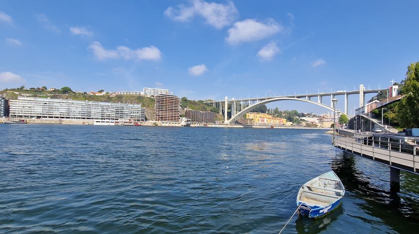 CDU do Porto e Gaia exigem restabelecimento da ligação fluvial entre as duas cidades