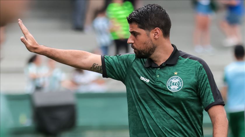 Cuiabá de António Oliveira fecha contas da manutenção