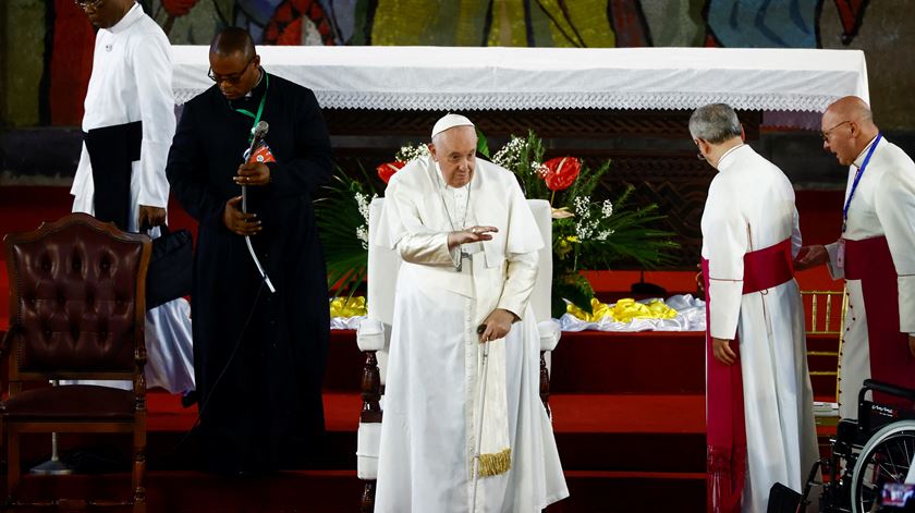 Reveja a ora&#231;&#227;o do Papa na Catedral de Nossa Senhora do Congo