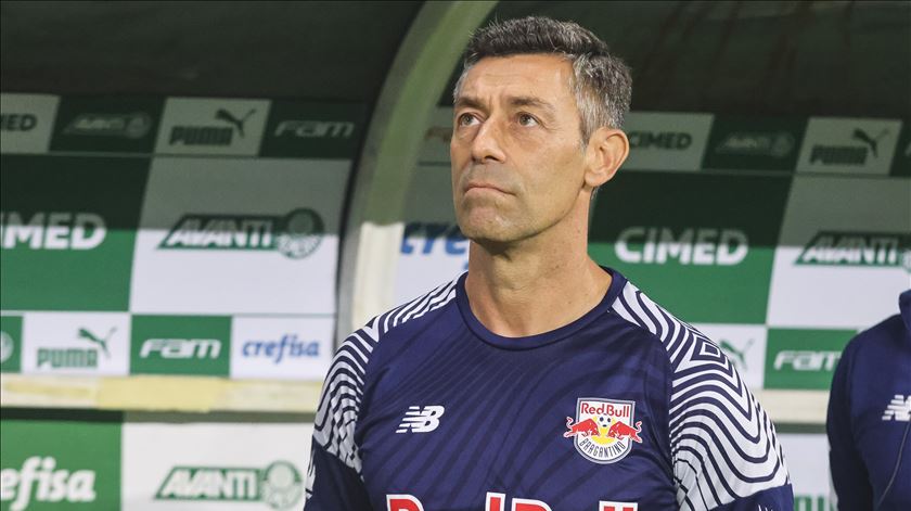 Caixinha vence e ultrapassa Abel na perseguição a Lage