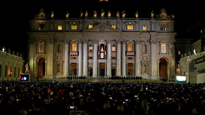 "Este Papa é que vai ser". A primeira noite da era de Francisco "Este Papa é que vai ser". A primeira noite da era de Francisco