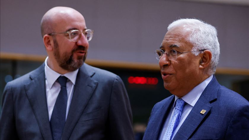 Costa aconselha BCE a ser "muito prudente" com a subida das taxas de juro Costa aconselha BCE a ser "muito prudente" com a subida das taxas de juro