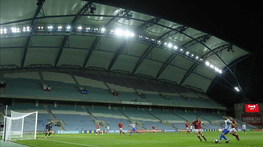 Mbappé joga em Portugal para francês ver