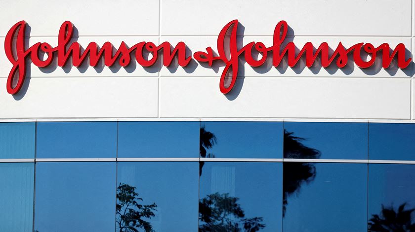Concorrência multa Continente, Pingo Doce, Auchan e J&J em quase 17 milhões de euros